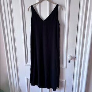 Aritzia Babaton Black V Neck Lined Side Slit Slip Dress Size XXS